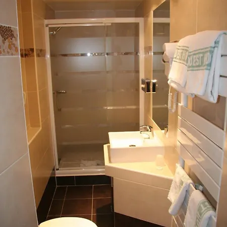 ルウエスト ホテル パリ