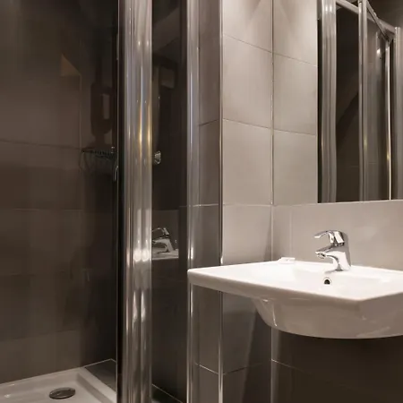 Hotel L'ouest 3*
