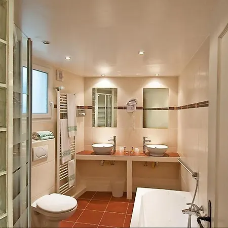 L'ouest מלון פריז