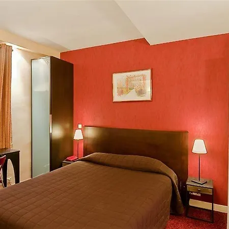 Hotel L'ouest 3*